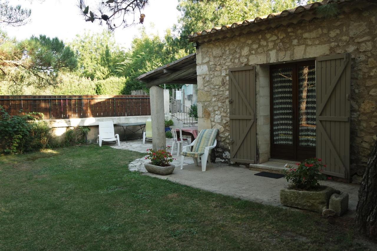 Mas Grimaud - Gite- Studio Et Chambres D'Hotes Familiales Eygalières Exterior foto