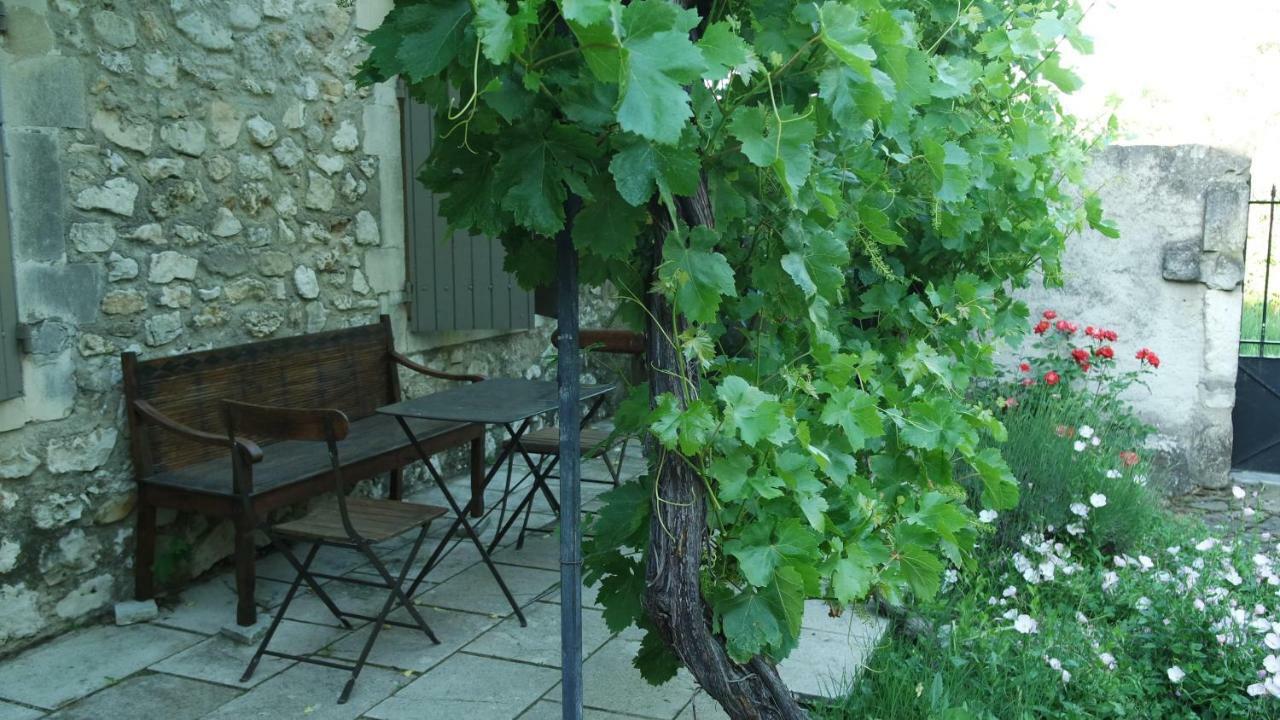 Mas Grimaud - Gite- Studio Et Chambres D'Hotes Familiales Eygalières Exterior foto