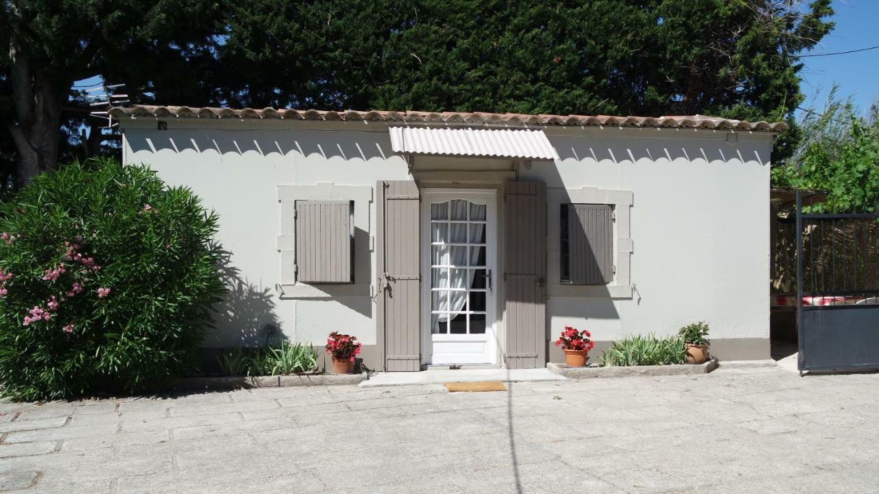 Mas Grimaud - Gite- Studio Et Chambres D'Hotes Familiales Eygalières Exterior foto