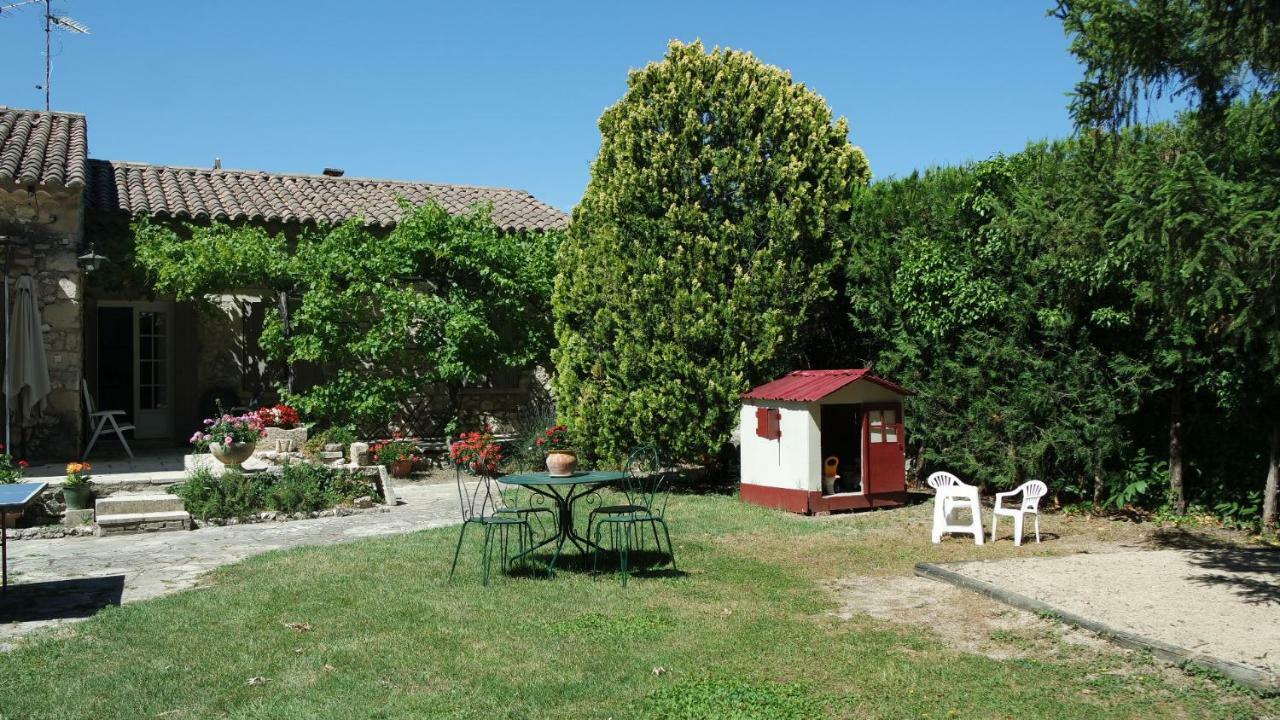 Mas Grimaud - Gite- Studio Et Chambres D'Hotes Familiales Eygalières Exterior foto