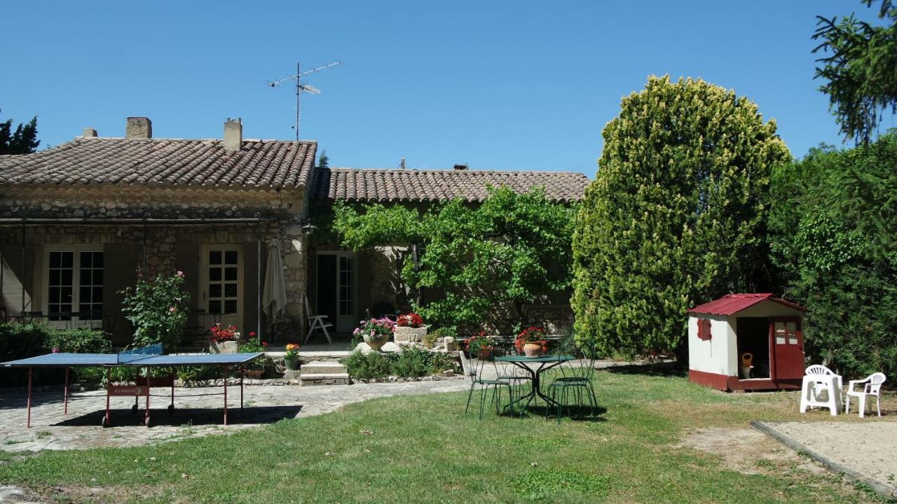 Mas Grimaud - Gite- Studio Et Chambres D'Hotes Familiales Eygalières Exterior foto