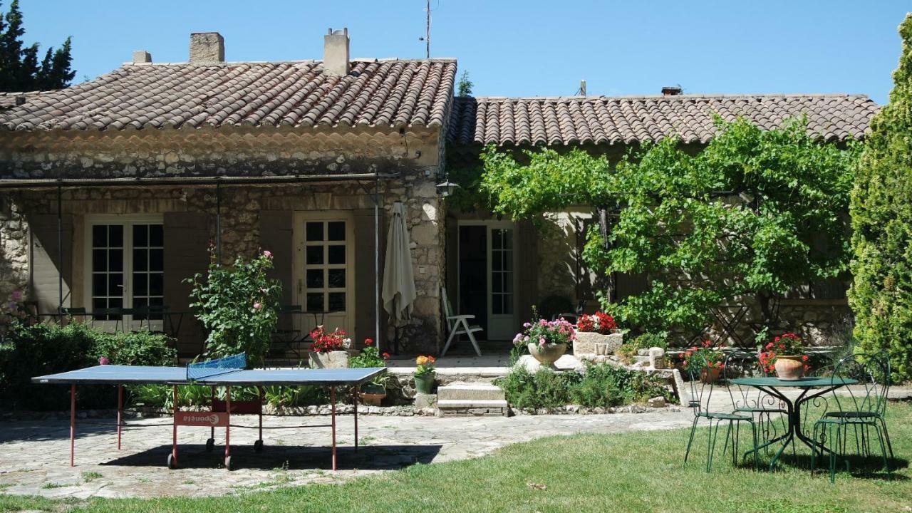 Mas Grimaud - Gite- Studio Et Chambres D'Hotes Familiales Eygalières Exterior foto